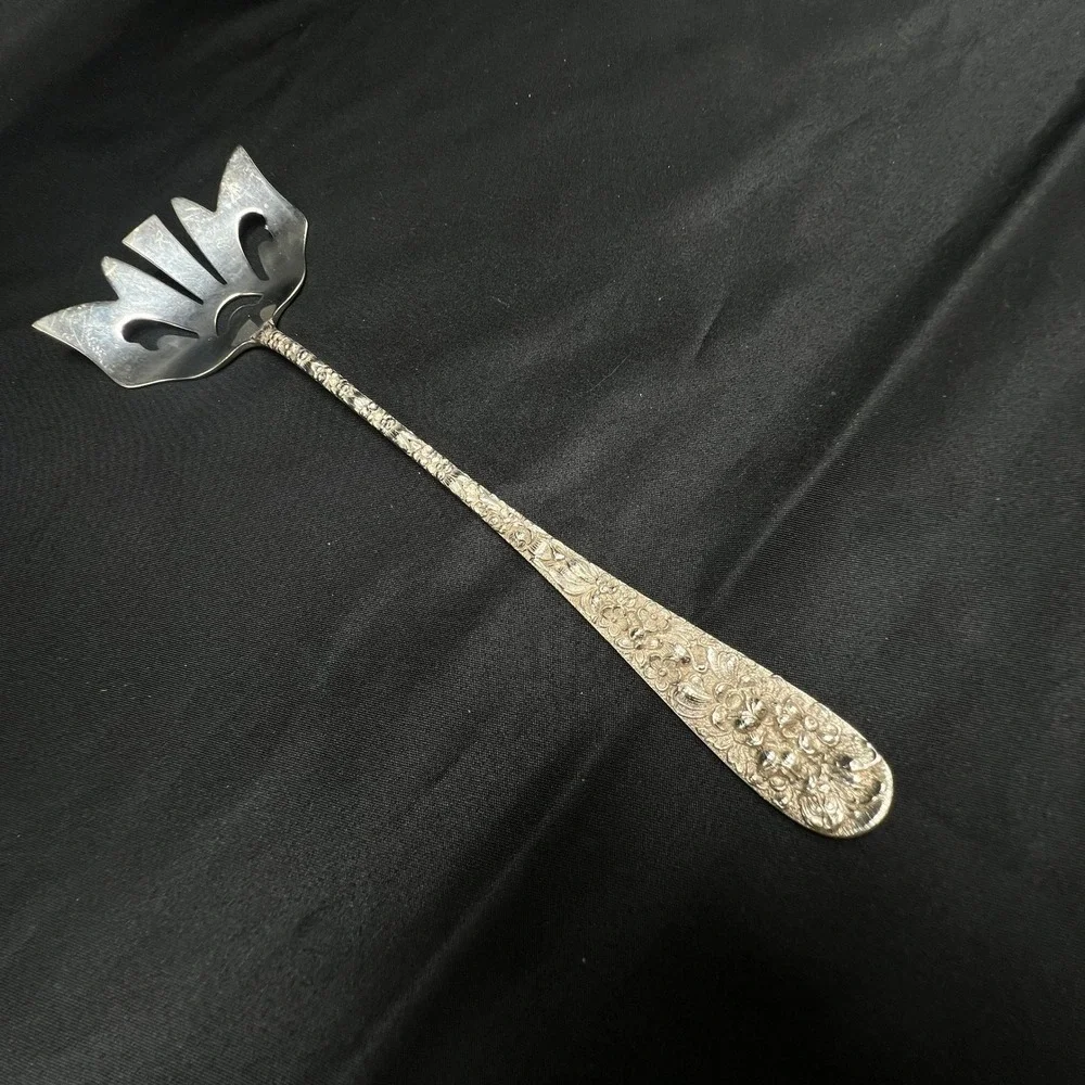 Stieff Rose Sterling Silver Cold Meat Bacon Fork Repousse Floral 58g Server